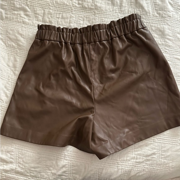 The Drop Vegan Leather Pull On Paper Bag Shorts in Chocolate Brown - Picture 5 of 5